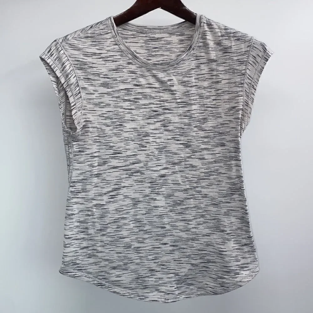 Lululemon Shirt Lost In Pace Short Sleeve Space Dye Black White Fits like a 6